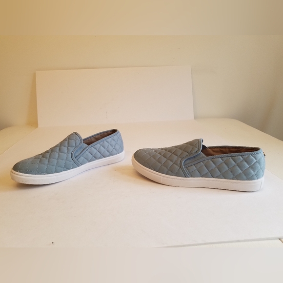 Steve Madden Ecntrcqt  Women's Quilted Slip on Shoes Sneakers Blue Size   11 - Picture 9 of 13